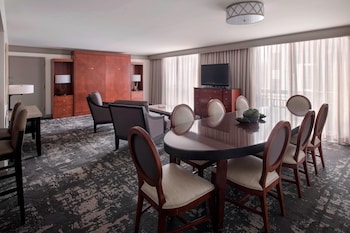 Club Room, 1 King Bed