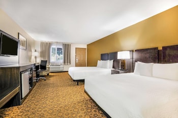 Room, 2 Queen Beds, Accessible, Non Smoking (Mobility, Bathtub w/Grab Bars)