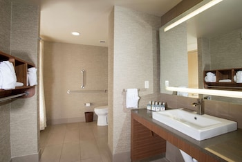 Room, 2 Queen Beds, Accessible, Bathtub