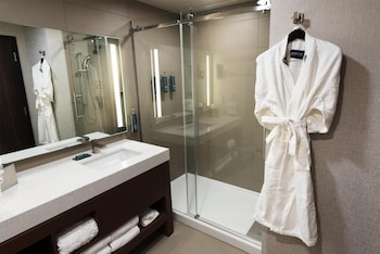 Junior Suite, 1 King Bed, Accessible, Balcony (Hearing)