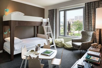 Family Suite, 1 King Bed (Bristol)
