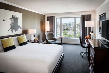 Room, 1 King Bed, Accessible, Park View (Hearing)