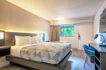 Standard Room, 1 King Bed, Non Smoking