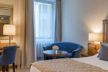 Deluxe Room, Courtyard View