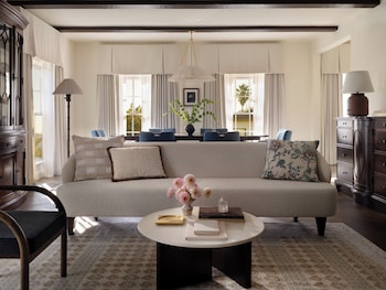 Royce Suite