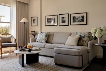 Executive Suite, 1 Bedroom (Roll-In Shower)