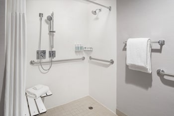 Room, 2 Queen Beds (Mobility Accessible, Roll-in Shower)