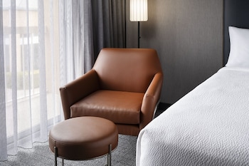 Room, 2 Queen Beds (Mobility Accessible, Roll-in Shower)