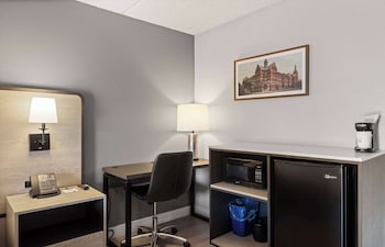 Room, 1 King Bed, Accessible, Non Smoking (Mobility/Hearing Impaired Accessible)