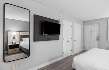 Room, 1 King Bed, Accessible, Non Smoking (Mobility/Hearing Impaired Accessible)