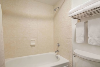 Room, 2 Queen Beds, Non Smoking