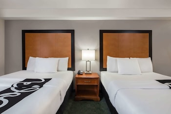 Room, 2 Queen Beds, Non Smoking