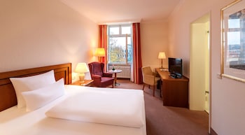 Standard Double Room, 1 Queen Bed, Park View
