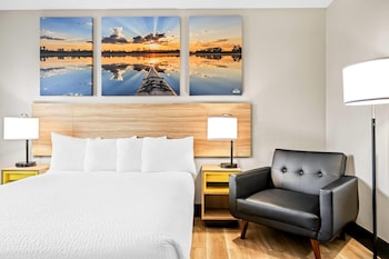Standard Room, 1 Queen Bed, Accessible