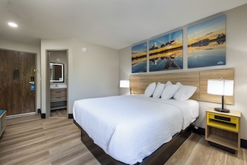 Standard Room, 1 Queen Bed, Accessible