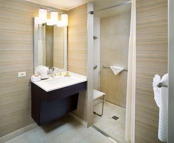 Room, 1 King Bed, Accessible (Roll-In Shower)