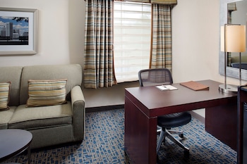 Deluxe Room, 1 King Bed, Non Smoking (High Floor)
