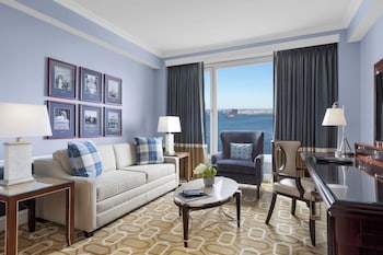 Deluxe Room, 1 King Bed, Harbor View
