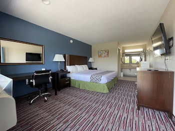 Standard Room, 1 King Bed, Smoking