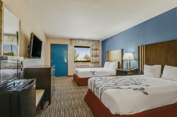 Standard Room, 2 Double Beds, Smoking