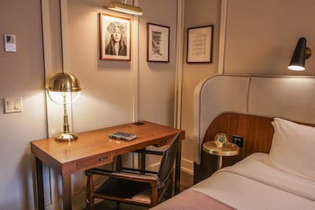 Superior Room, 1 Queen Bed