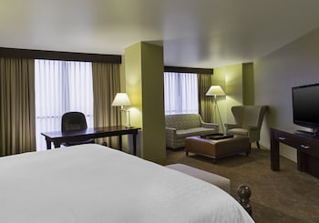Junior Suite, 1 King Bed with Sofa bed