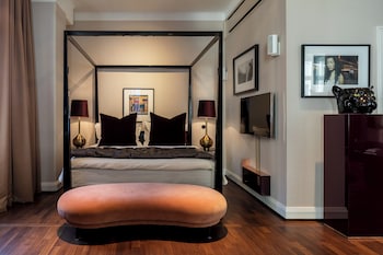 Large Street Room