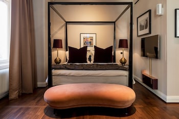 Large Street Room