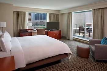 Club Room, 1 King Bed with Sofa bed