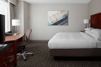 Club Room, 1 King Bed with Sofa bed