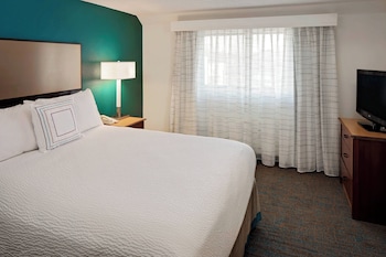 Studio, 1 Queen Bed with Sofa bed (Mobility/Hearing Accessible, Tub)