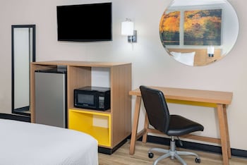 Standard Room, 1 King Bed, Non Smoking