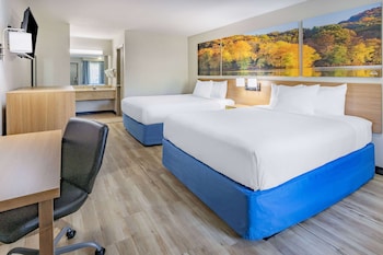 Standard Room, 2 Queen Beds, Non Smoking