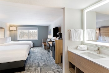 Room, 2 Queen Beds, Ground Floor