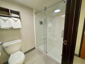 Standard Room, 1 Queen Bed