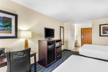 Standard Room, 2 Queen Beds, Non Smoking, Refrigerator & Microwave