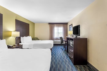 Standard Room, 2 Queen Beds, Non Smoking, Refrigerator & Microwave