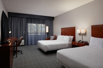 Basic Room, 2 Queen Beds (Mobility/Hearing Access, Roll-in Shwr)