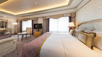Executive Deluxe King Double, Non-Smoking (North Facing, 45 sqm)