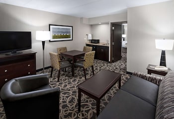 Suite, 1 King Bed, Non Smoking, Refrigerator & Microwave