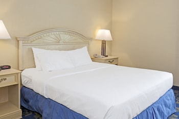 Standard Room, 1 Queen Bed