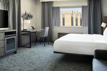 Room, 1 King Bed with Sofa bed, Smoking, Corner