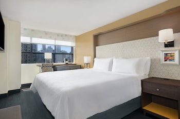 Suite, 1 King Bed, City View