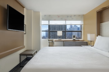 Standard Room, 1 Queen Bed, Accessible (Mobility, Roll-In Shower)