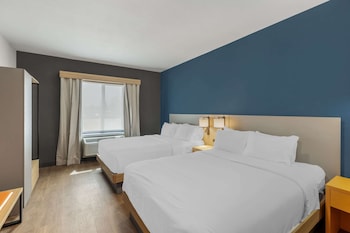 Suite, 2 Queen Beds and Sofa Bed, Non-Smoking