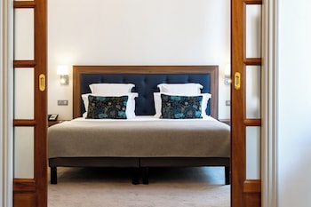 City Suite, City View