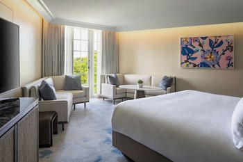 Studio Suite, 1 King Bed, Garden View,(Historic)