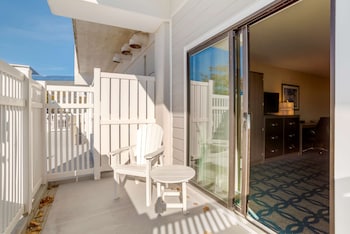 Standard Room, 2 Queen Beds, Accessible, Patio