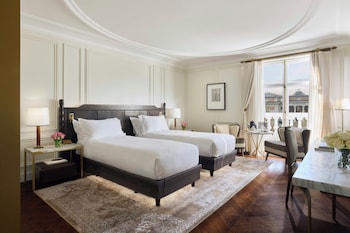 Deluxe Twin Room (Prado View)