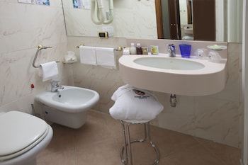 Double Room Single Use, Annex Building (3-Star Berna Tower)